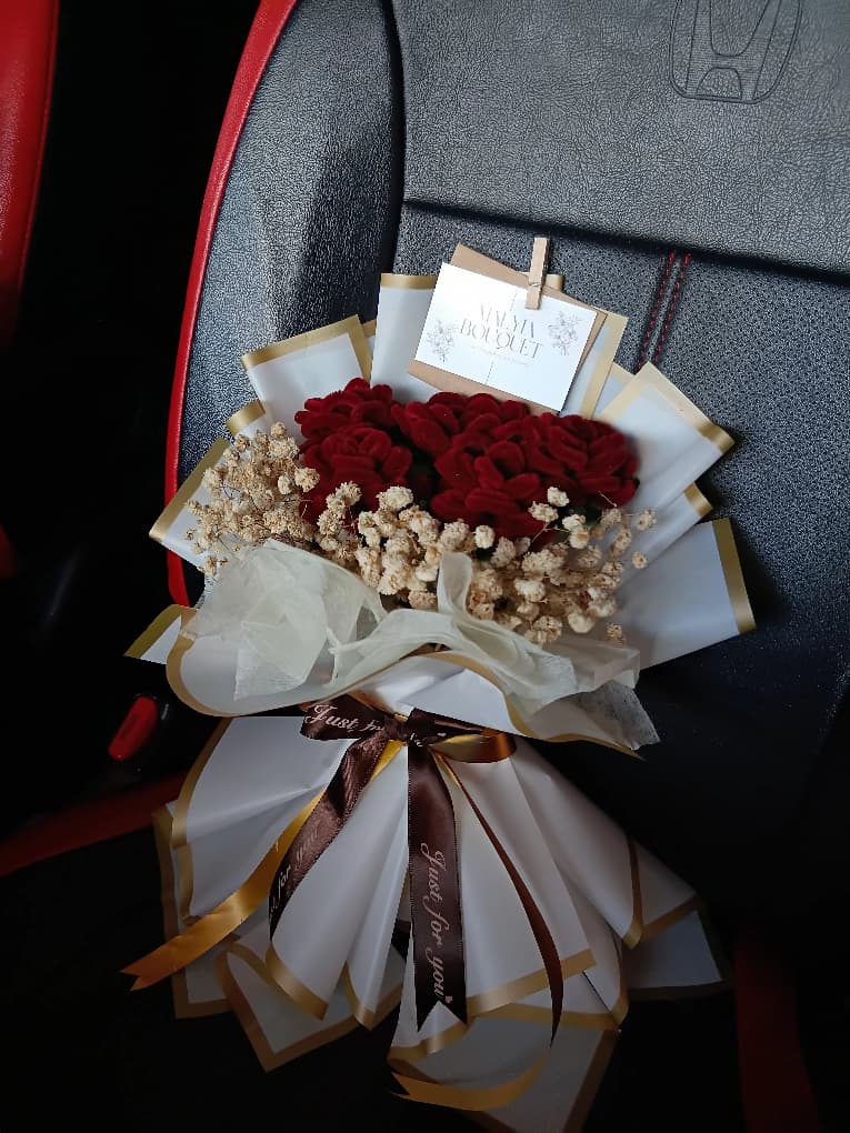 Red Roses Bouquet